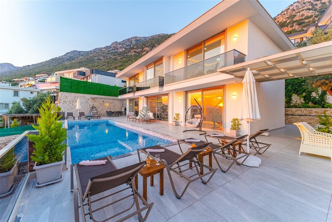 Villa July — 1