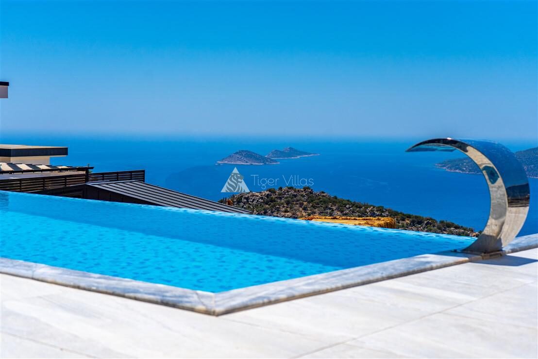 Villa July — 9