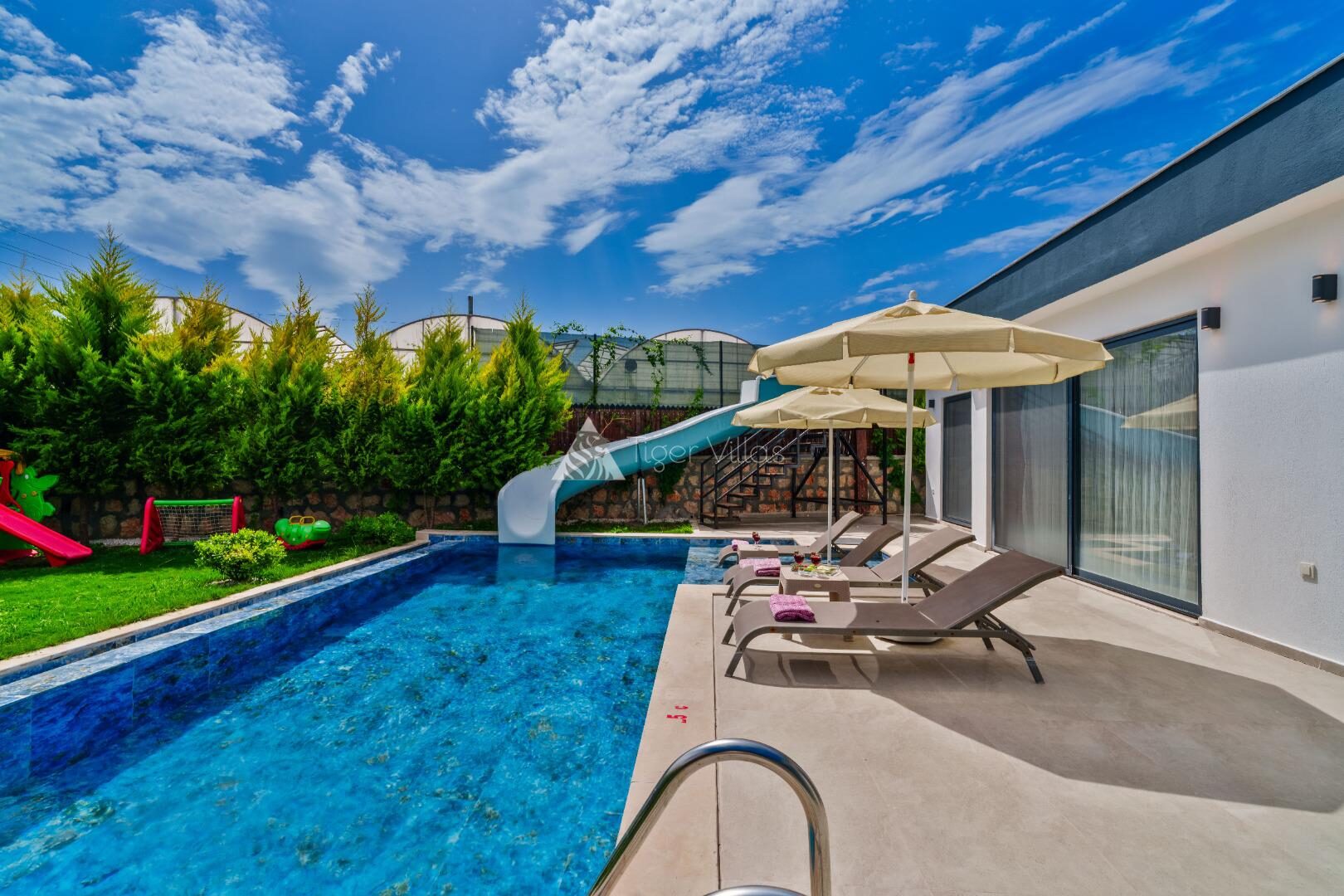 Villa Elena 1 — 4