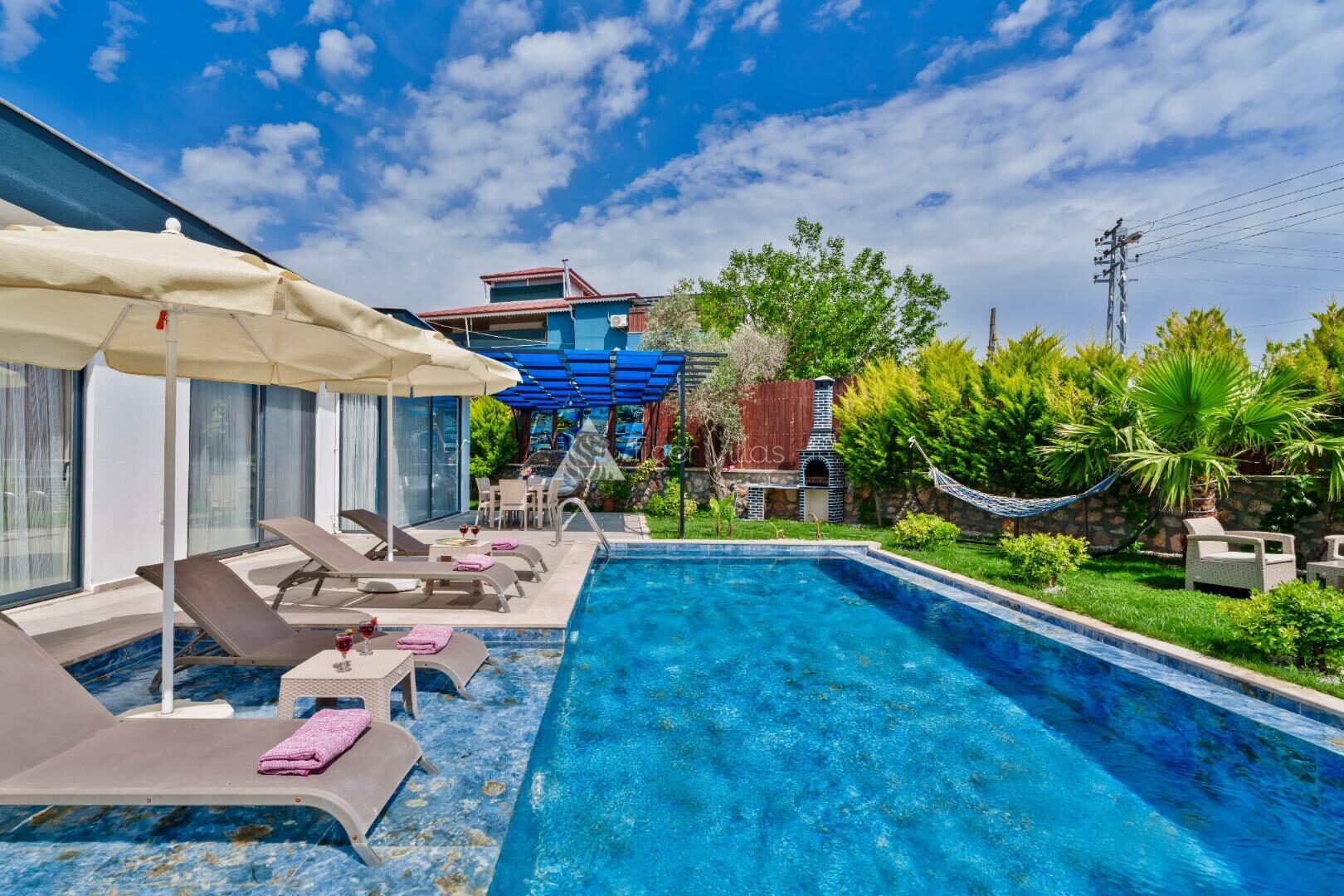 Villa Elena 1 — 8