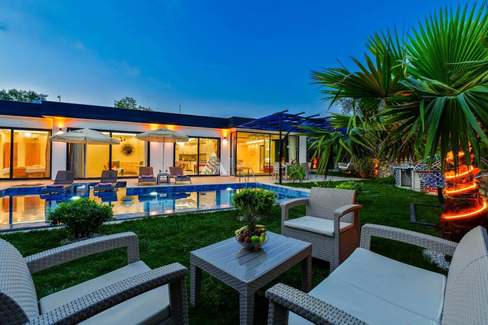 Villa Elena 1 — 20