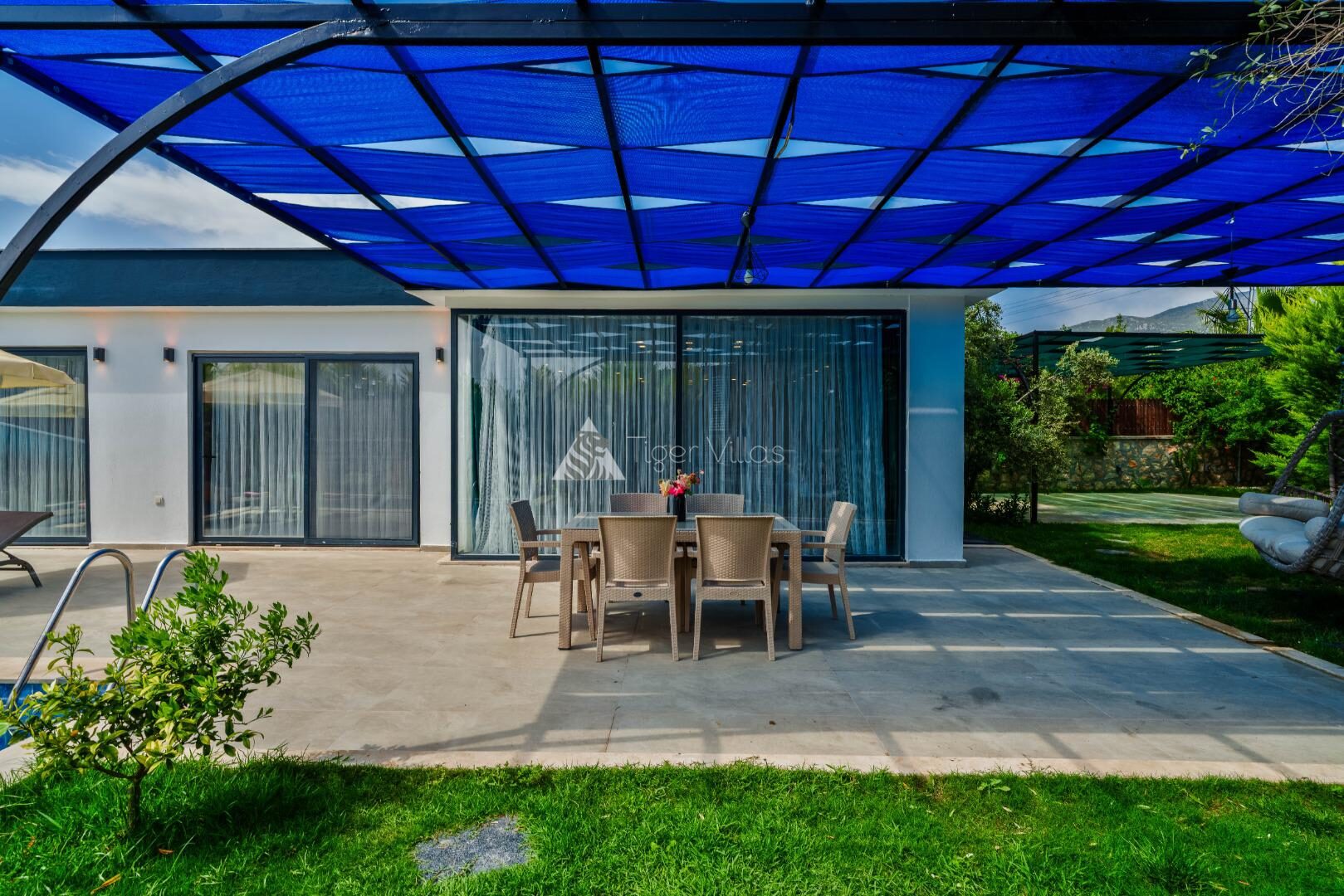 Villa Elena 1 — 30