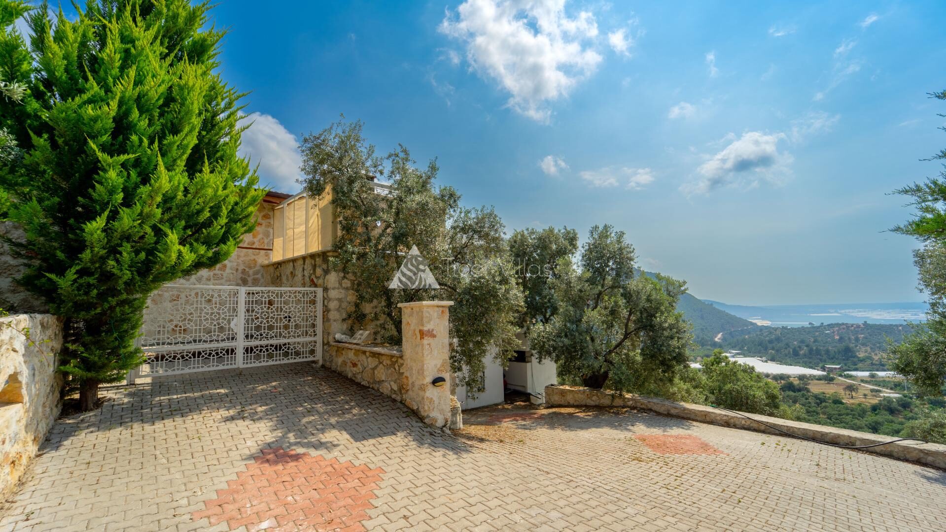 Villa Selen Exterior 2 – villa for rent in Üzümlü