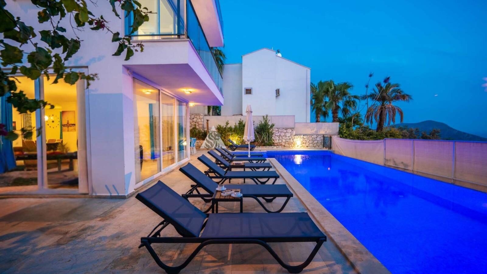 Villa Trios — 4