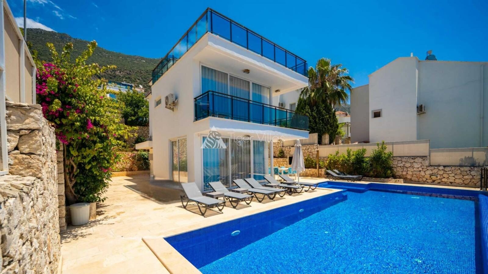 Villa Trios — 6