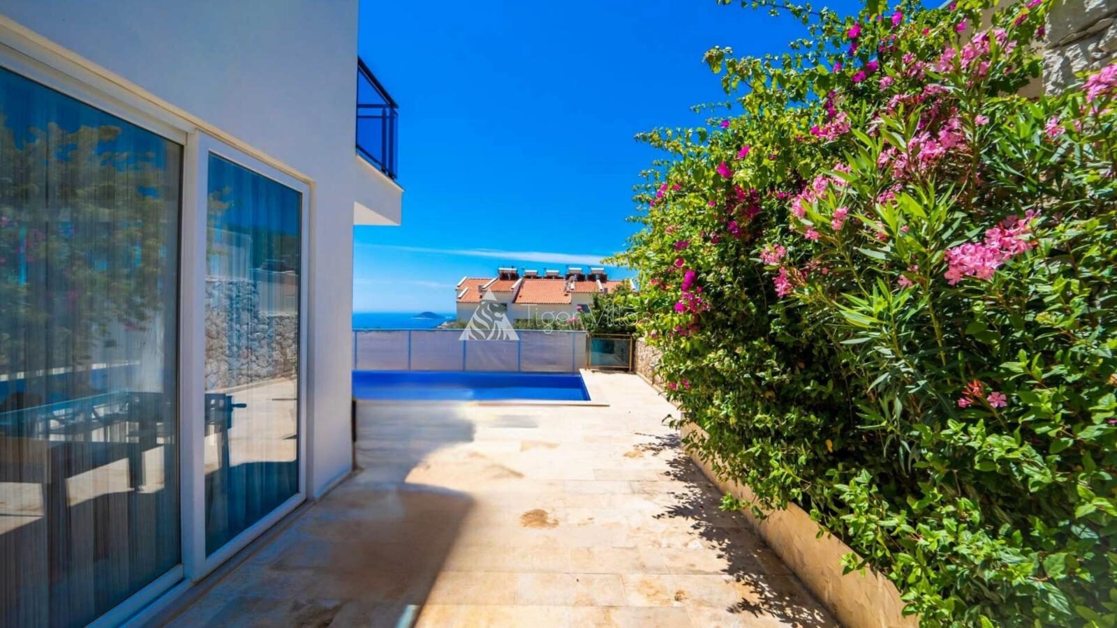 Villa Trios — 10