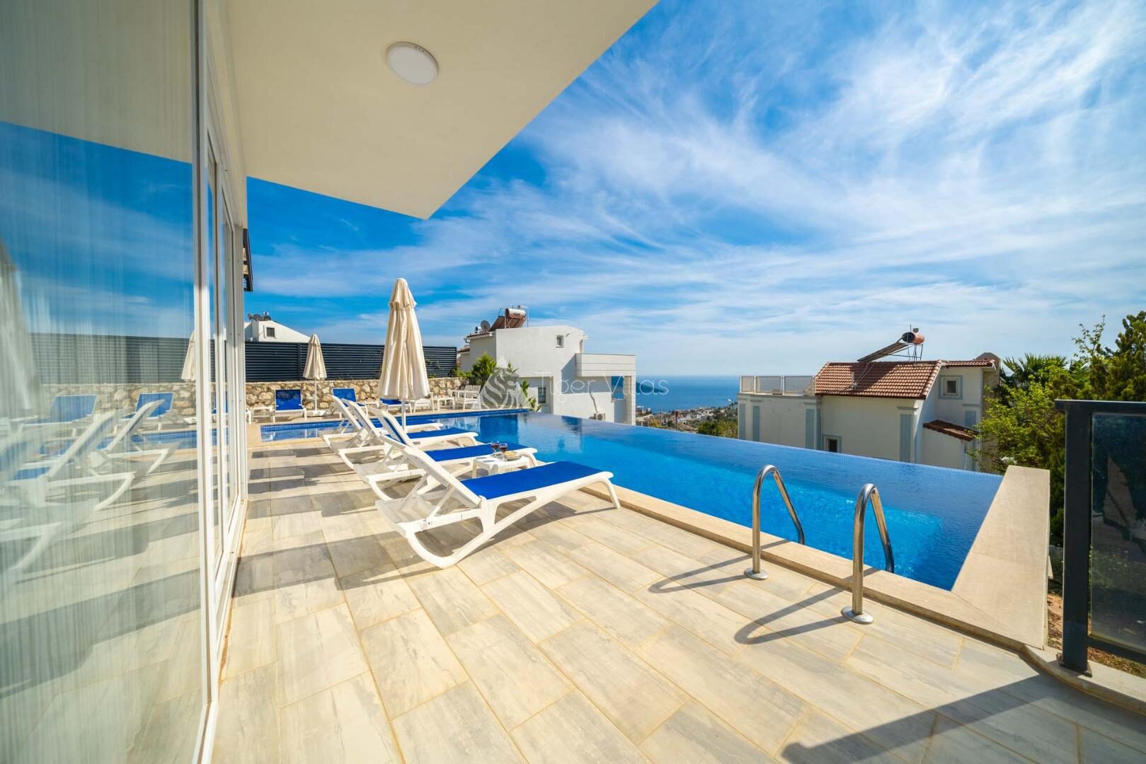 Villa Platos — 11
