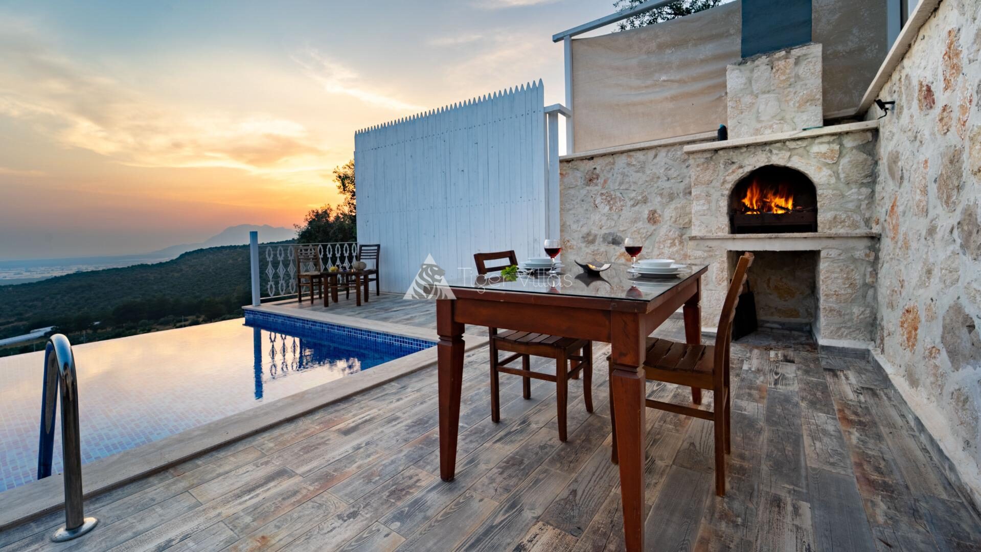 Villa Selen Dining area 4 – villa for rent in Üzümlü