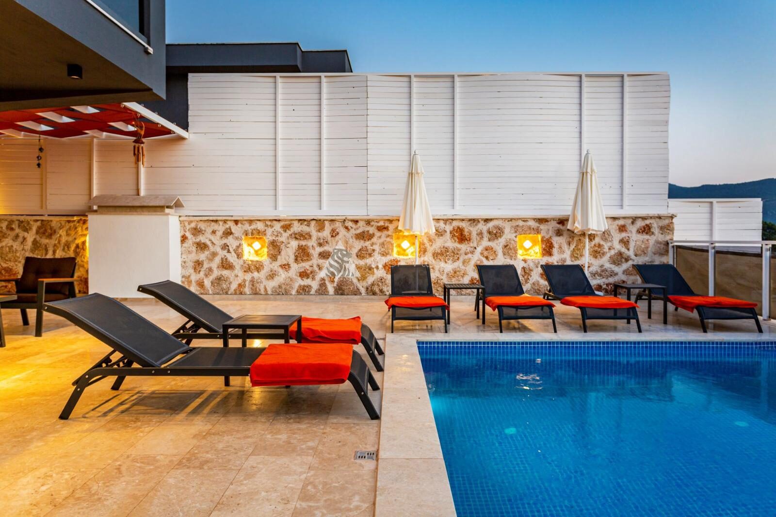 Villa Likya Black – villa for rent in Yeşilköy
