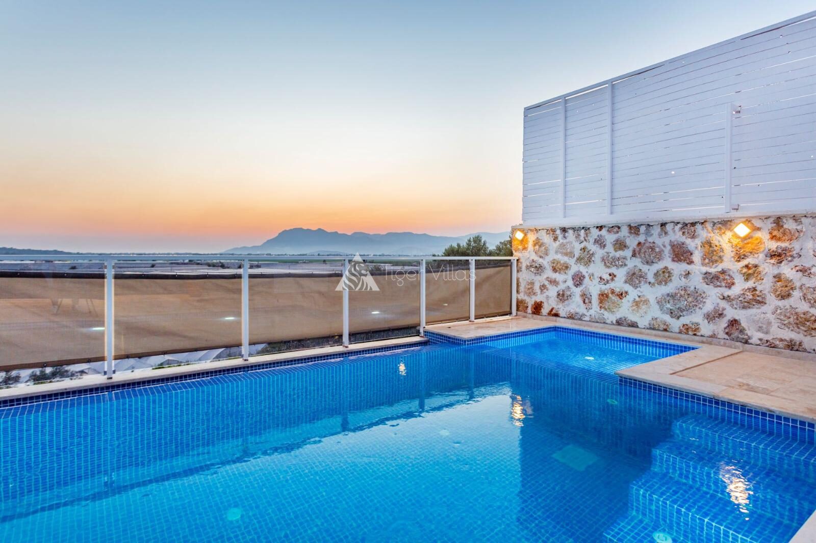 Villa Likya Black – villa for rent in Yeşilköy