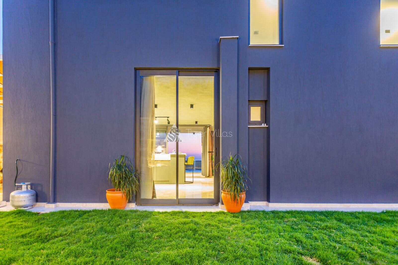 Villa Likya Black – villa for rent in Yeşilköy