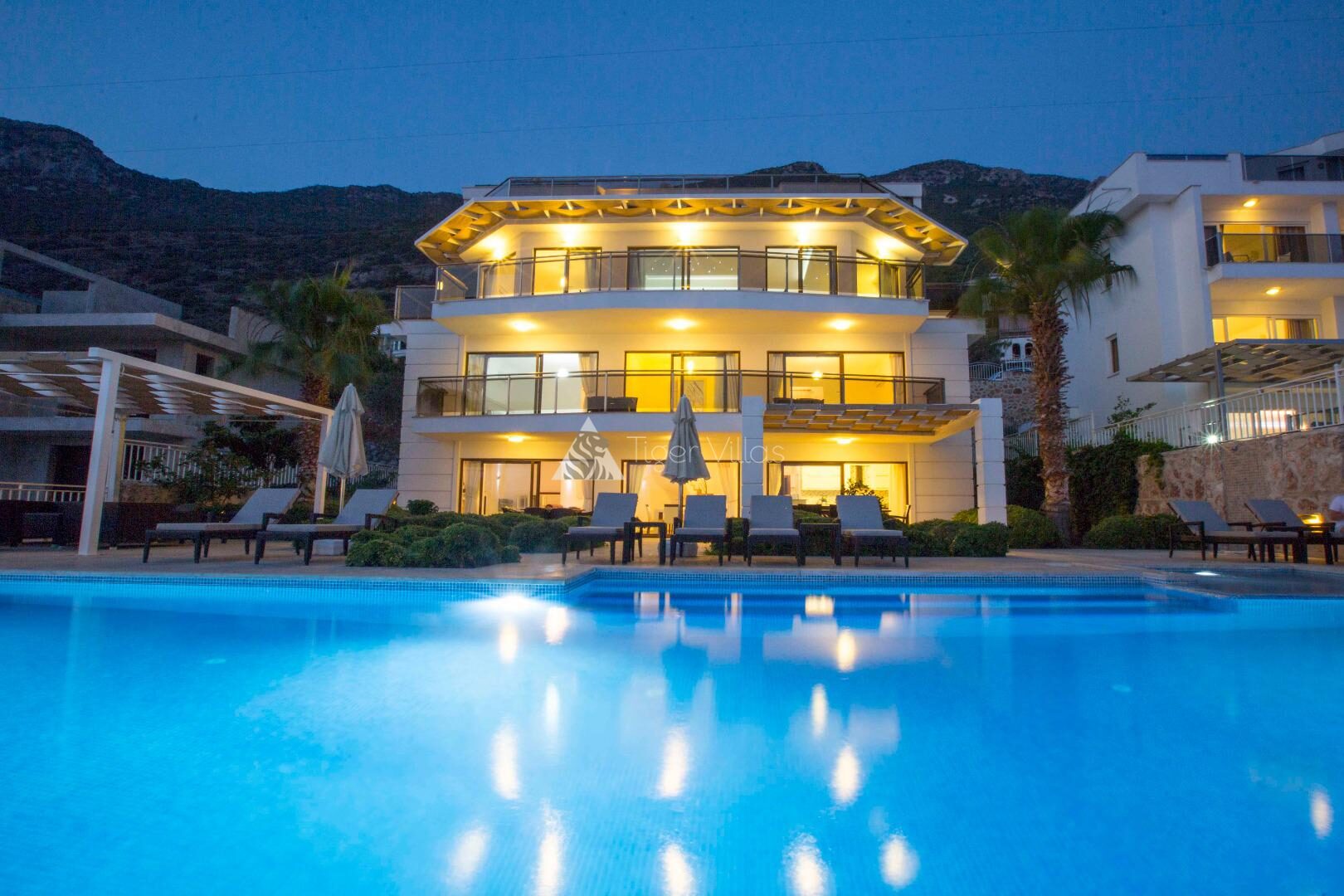 Villa Falcon Lodge — 3