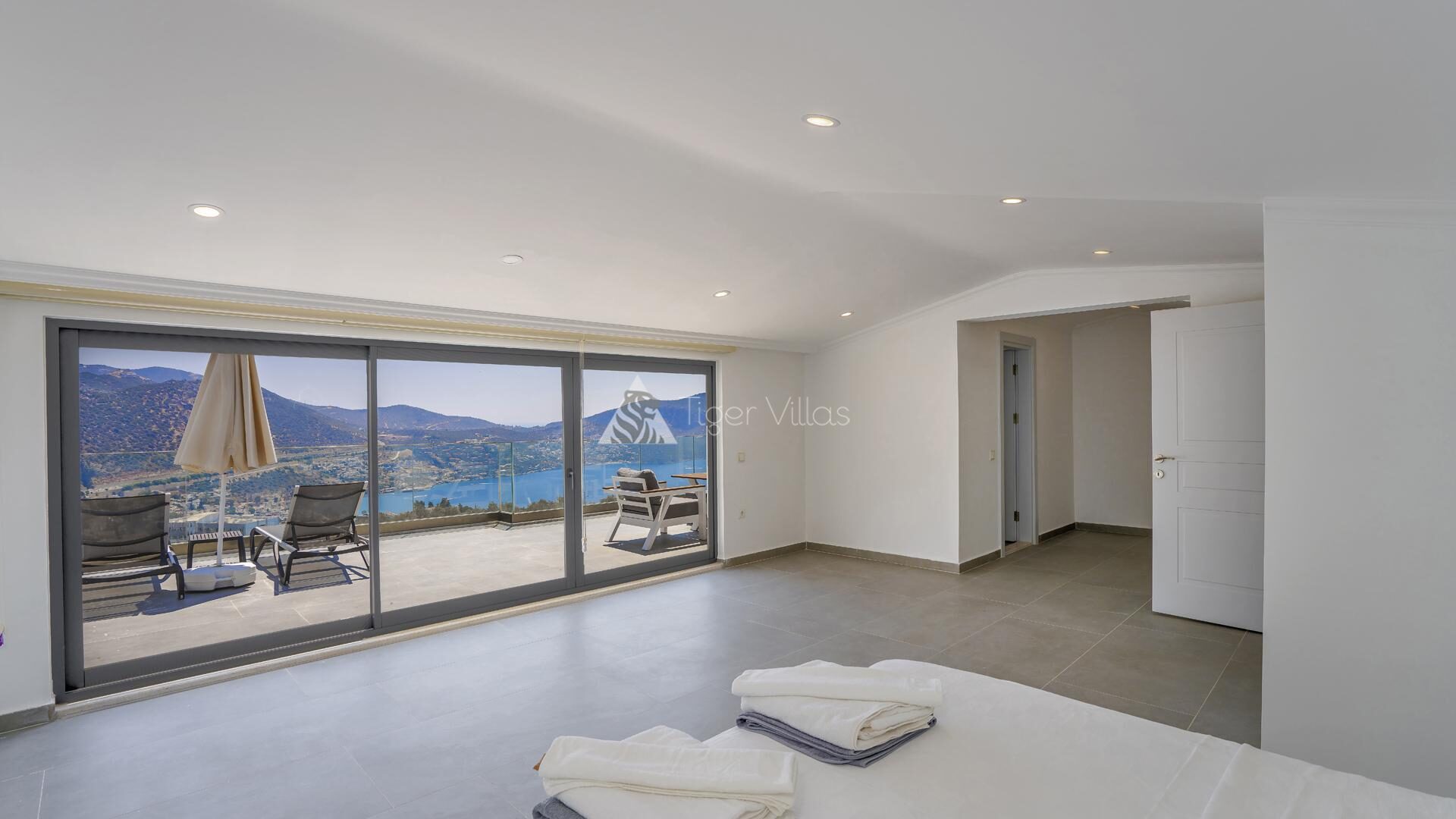 Villa Lion — 108