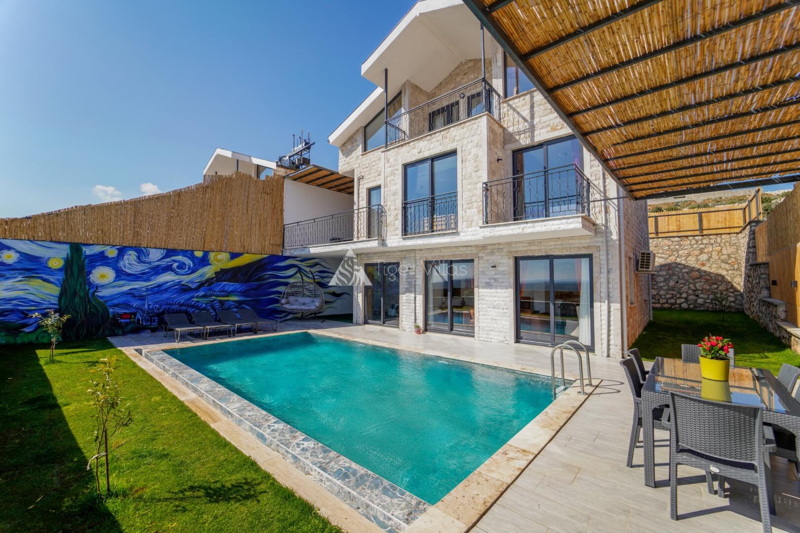 Villa Legendary 1 — 2