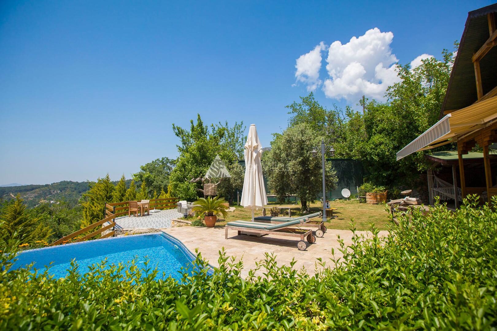 Villa Zeytin Evi Garden & terrace 1 – villa for rent in İslamlar
