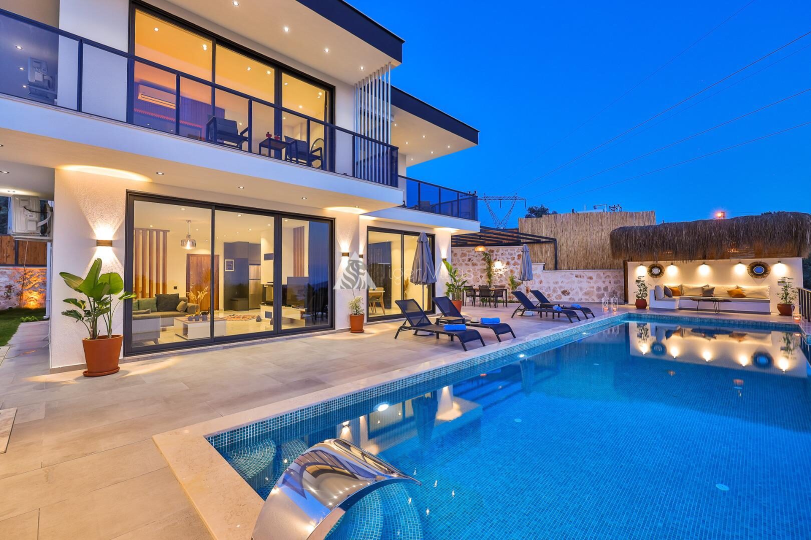 Villa Fi Manor – villa for rent in Üzümlü
