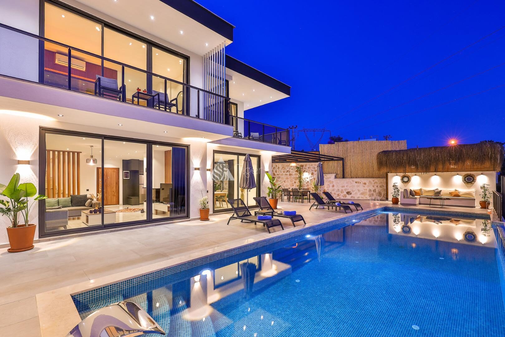 Villa Fi Manor – villa for rent in Üzümlü