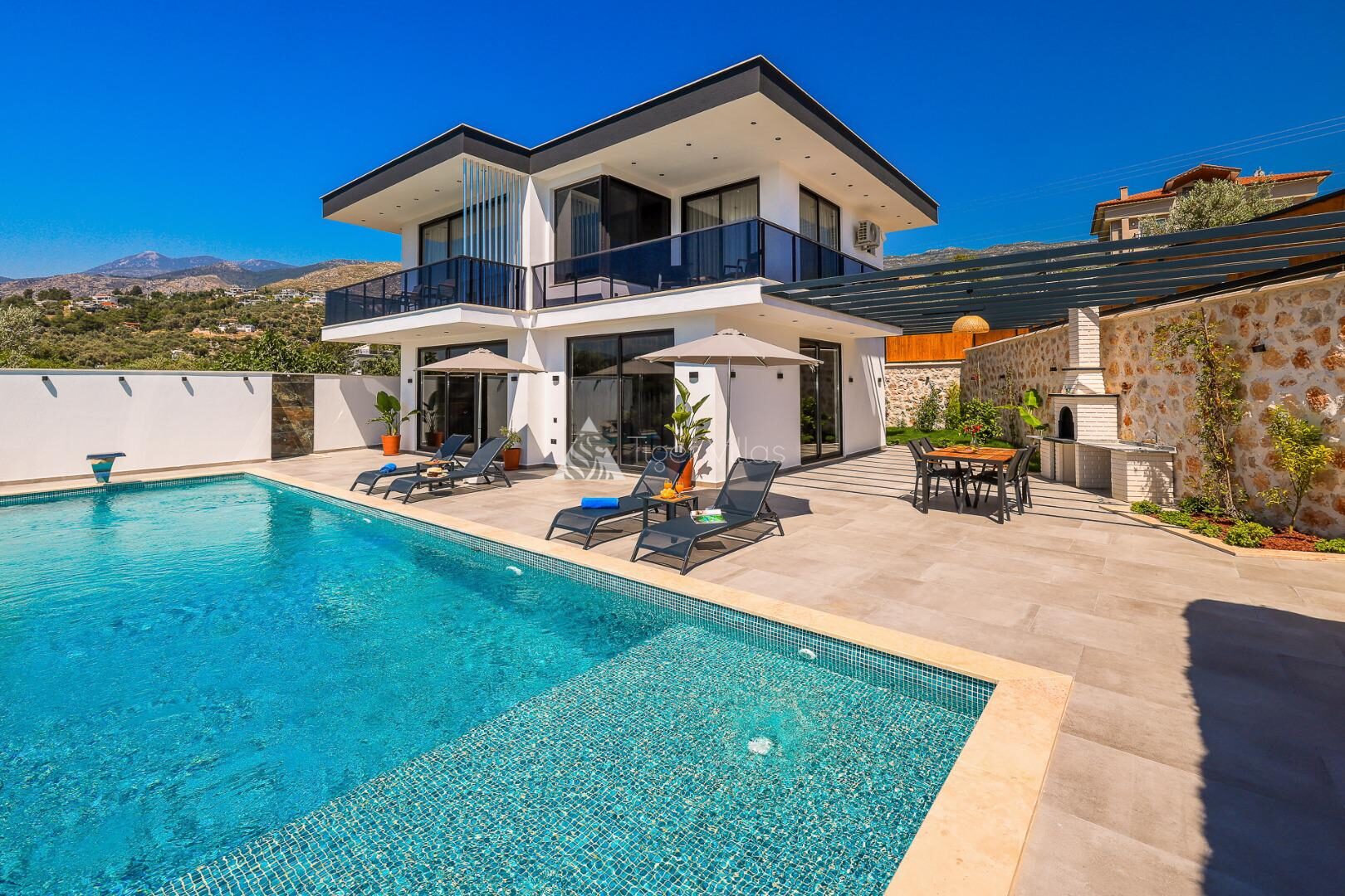 Villa Fi Manor — 14