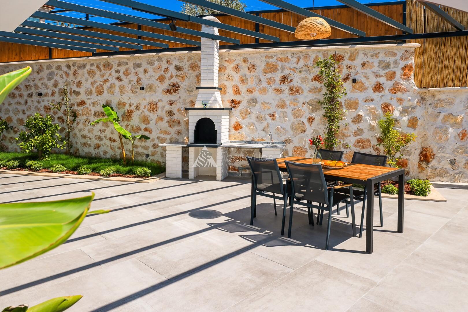 Villa Fi Manor – villa for rent in Üzümlü
