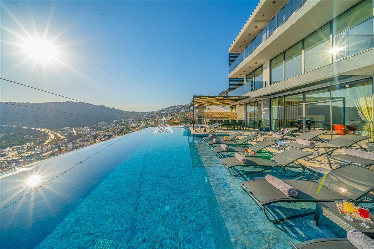 Villa Grey Falcon — 15
