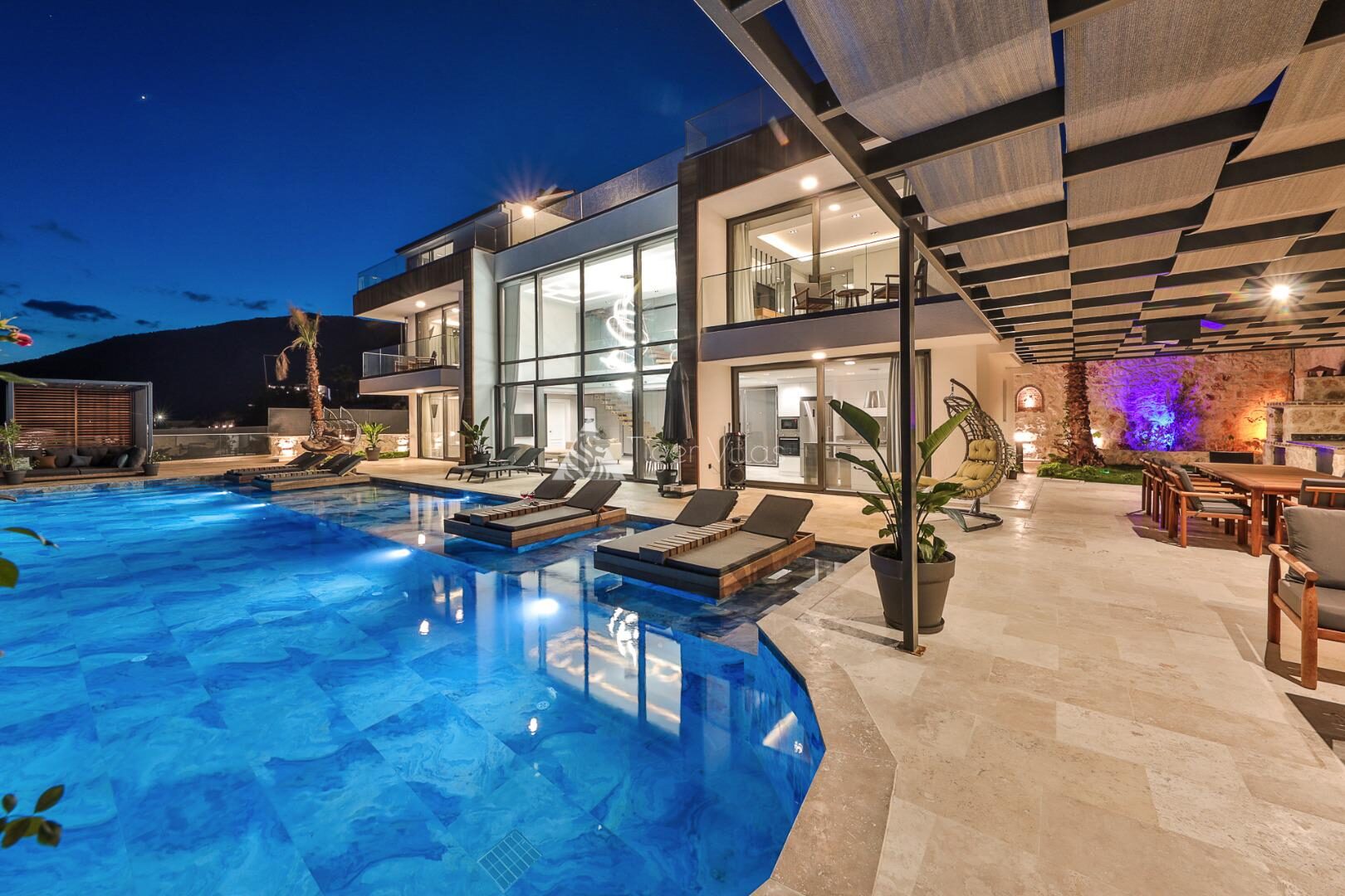 Villa Royal Life — 13
