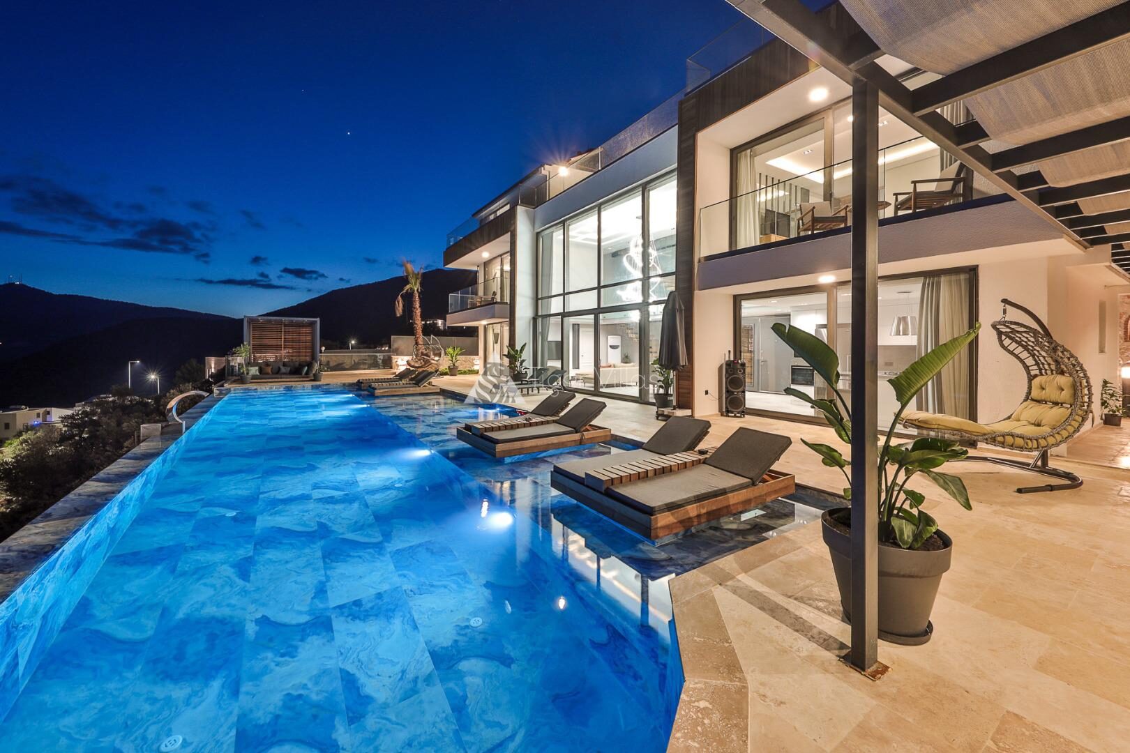 Villa Royal Life — 15