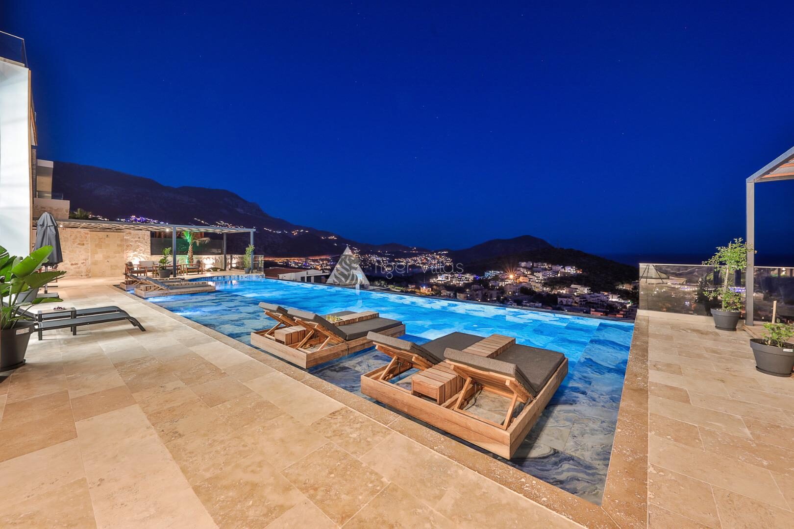 Villa Royal Life — 29