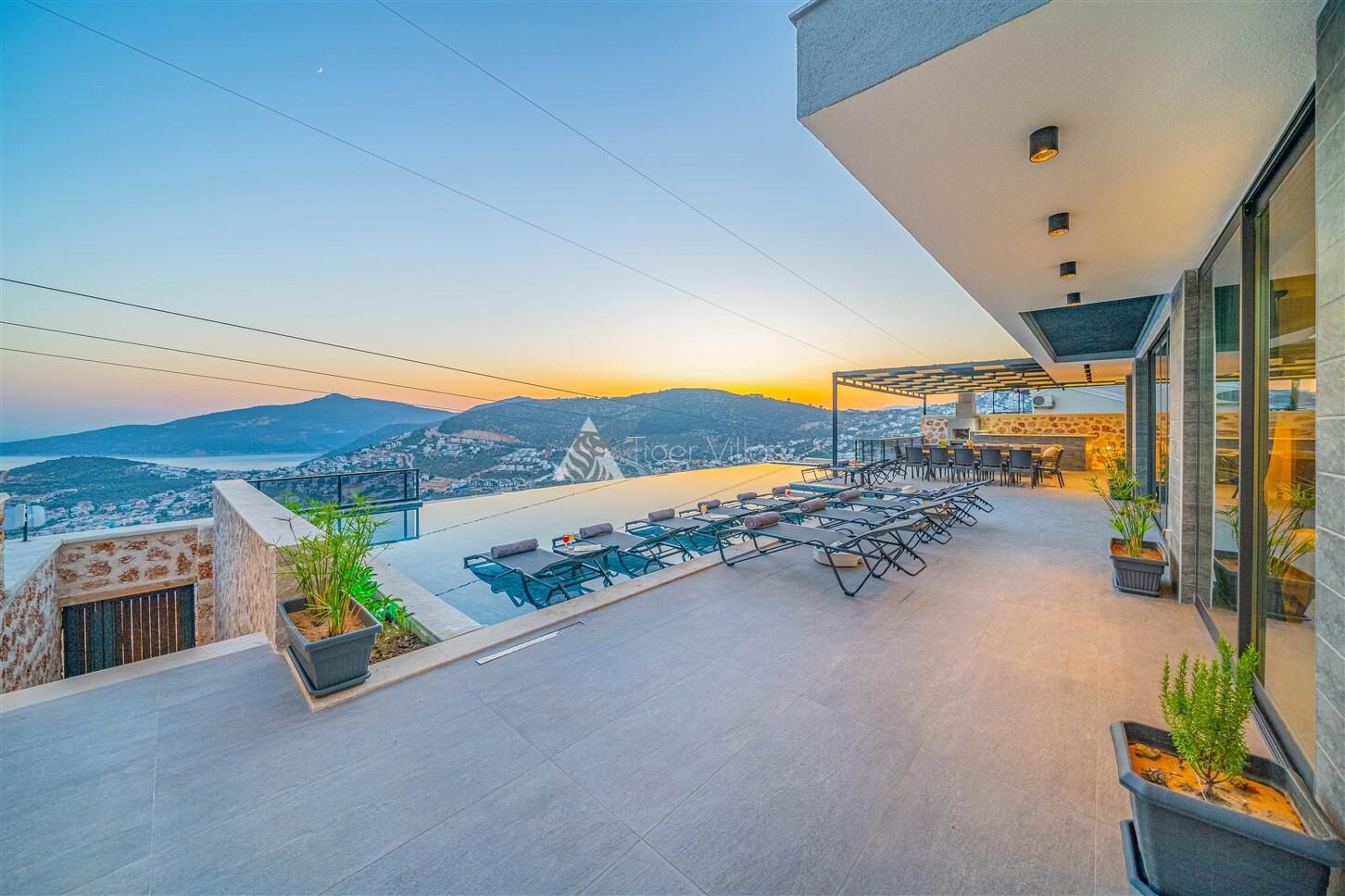 Villa Grey Falcon — 44