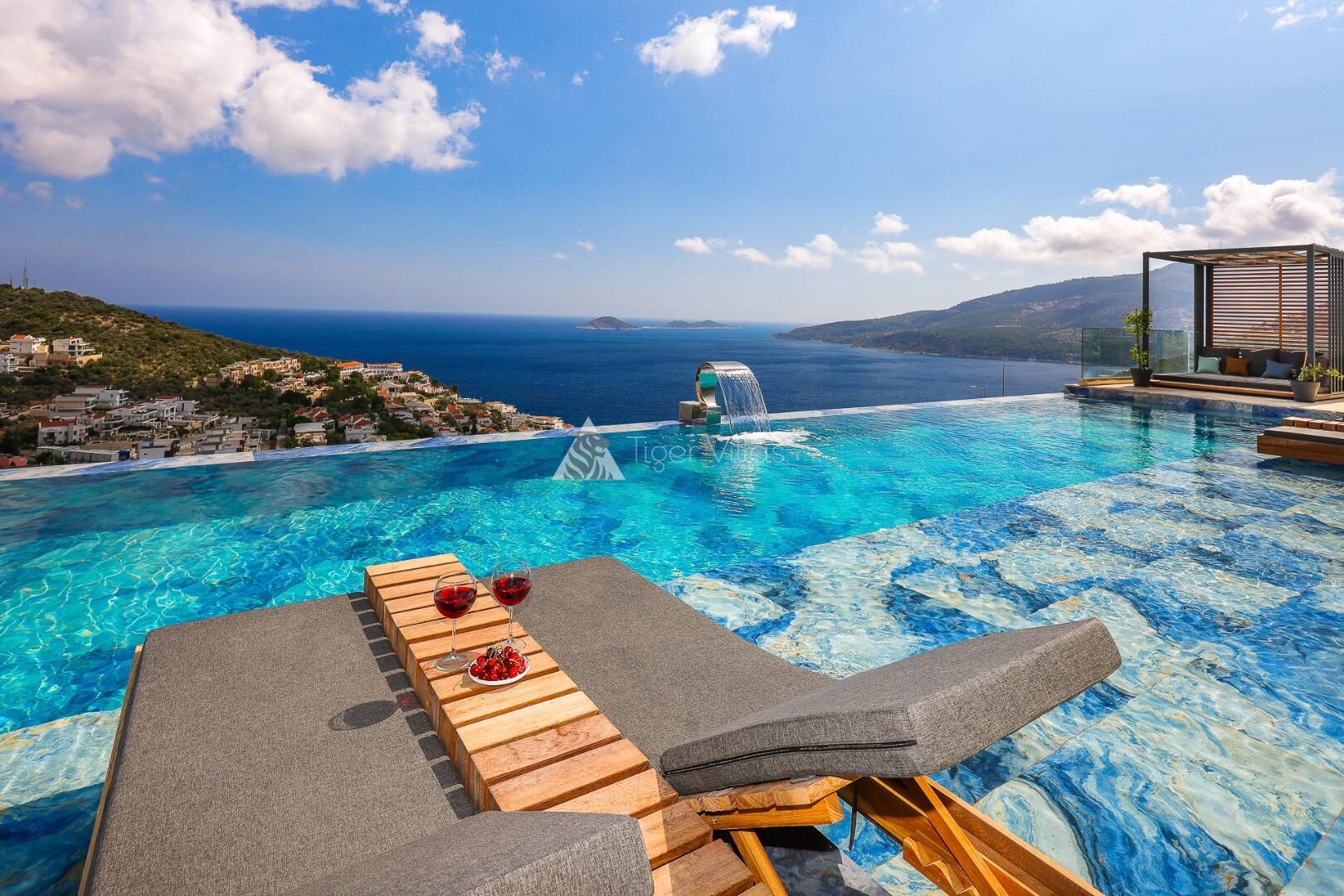 Villa Royal Life — 33
