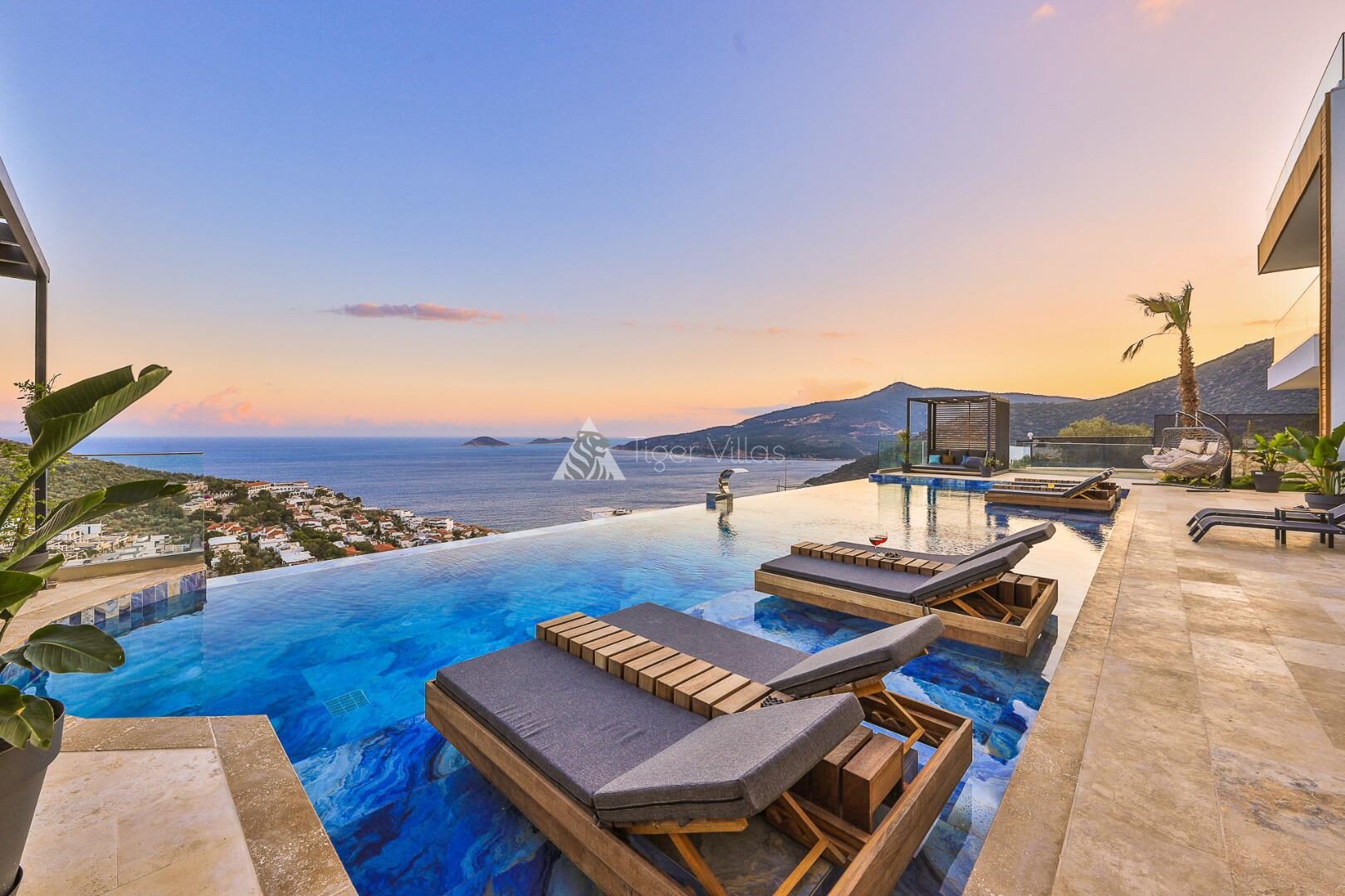 Villa Royal Life — 37