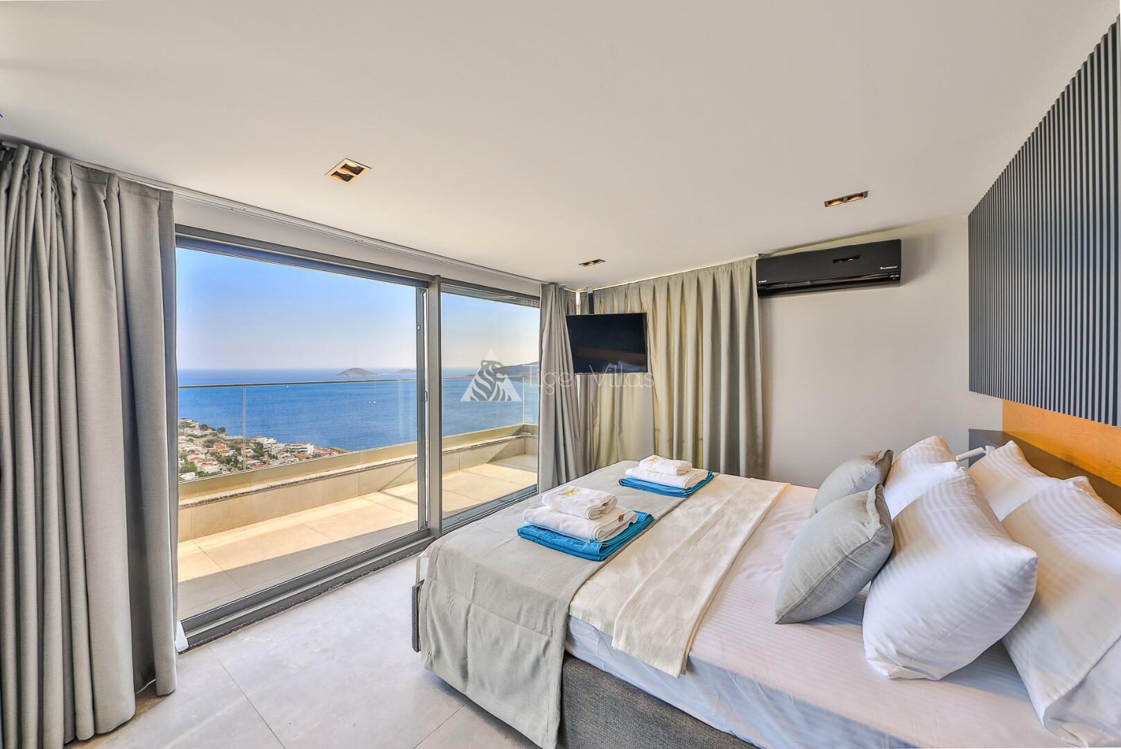 Villa Royal Life — 103