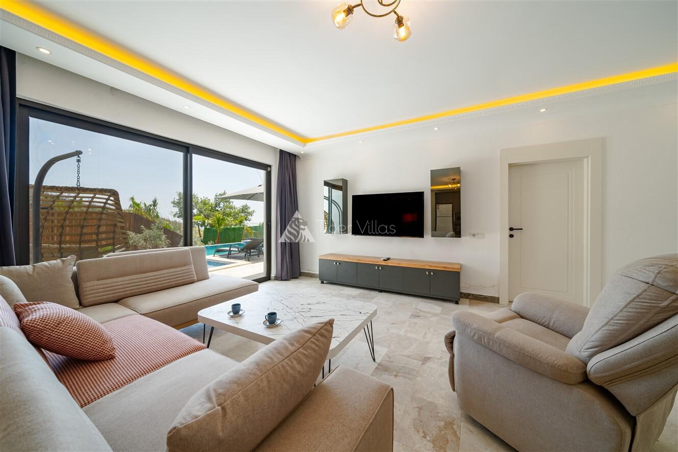 Villa Mira Trio 2 — 52