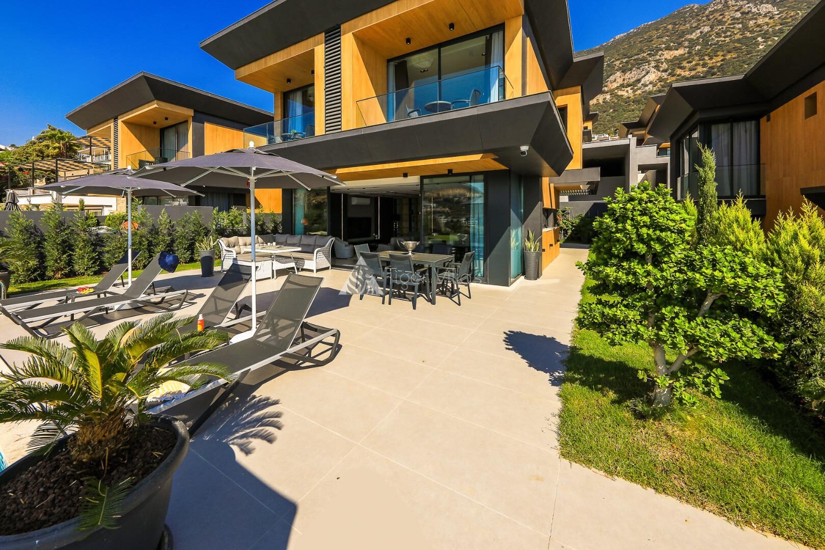 Villa Piazza — 11