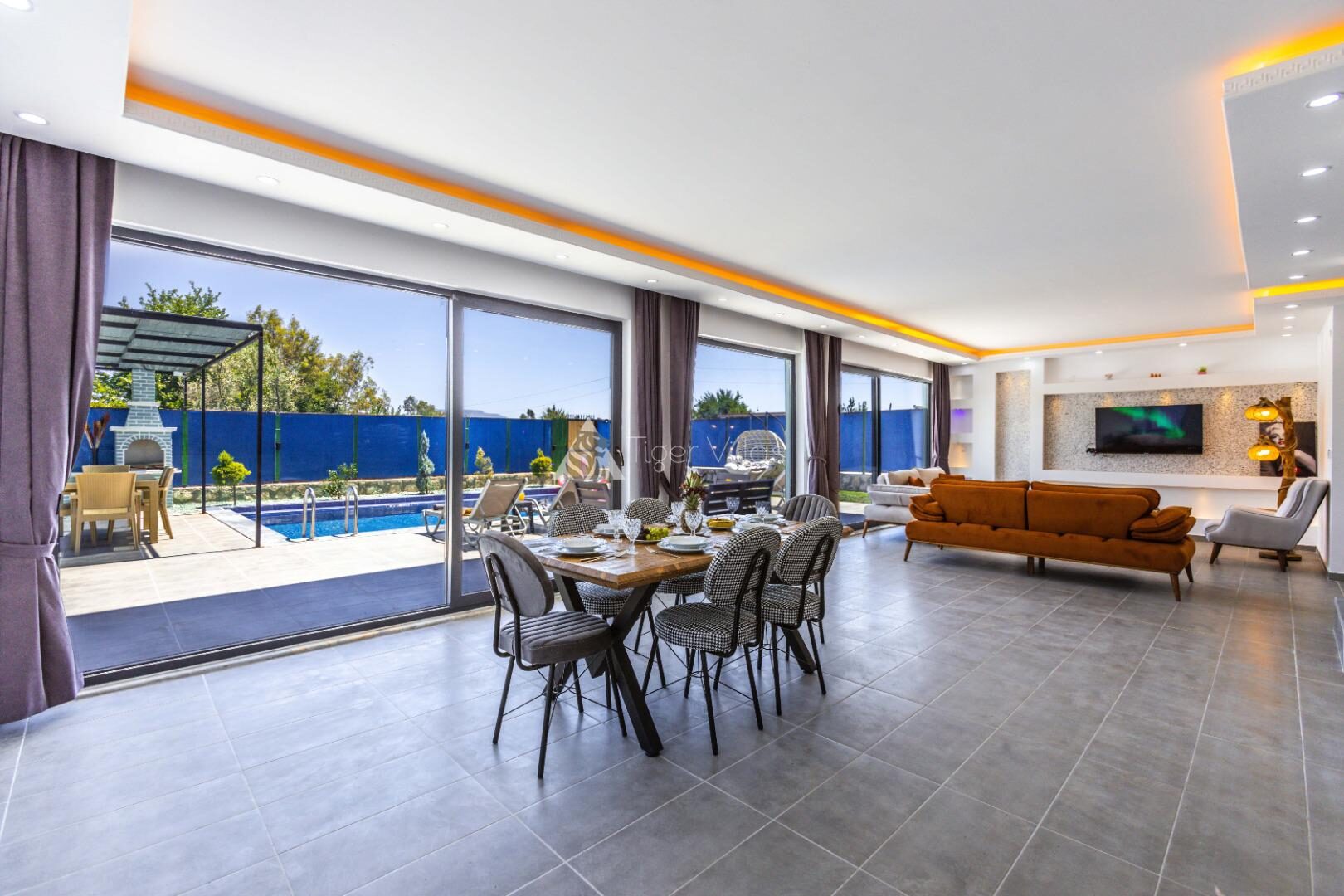 Villa Last Summer — 32