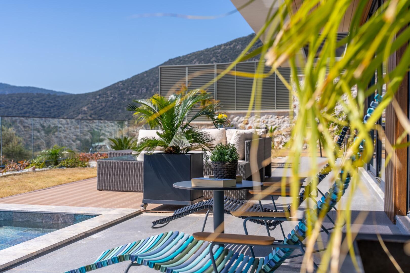 Villa Safran Flower — 21
