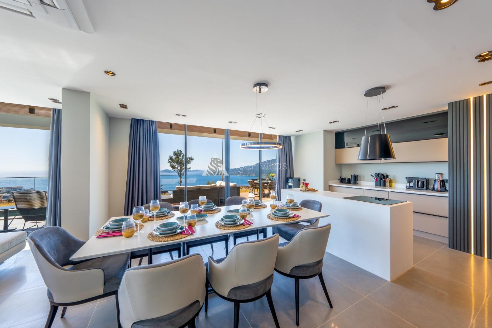 Villa Safran Flower — 50