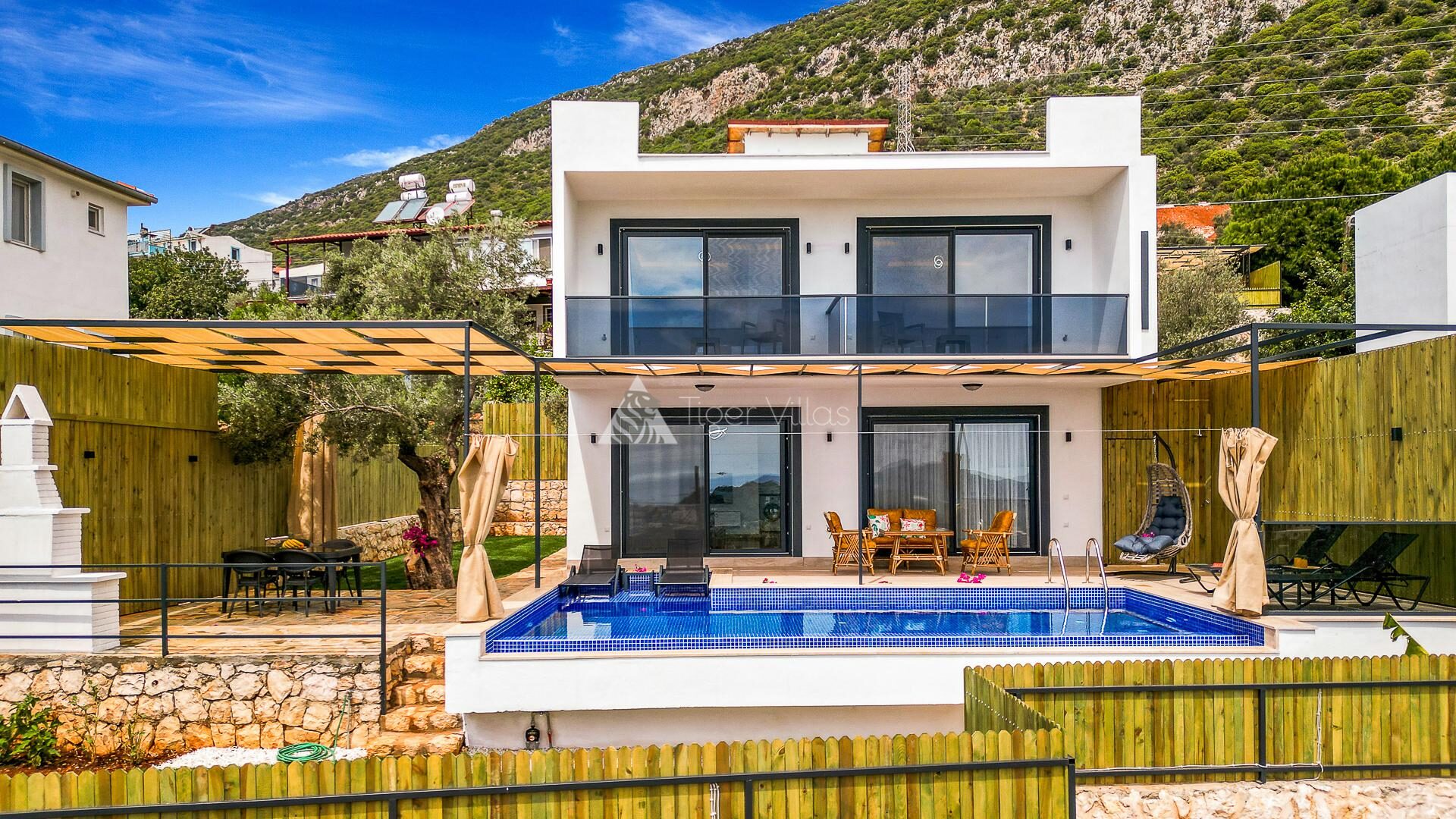 Villa Albedo Blue — 1