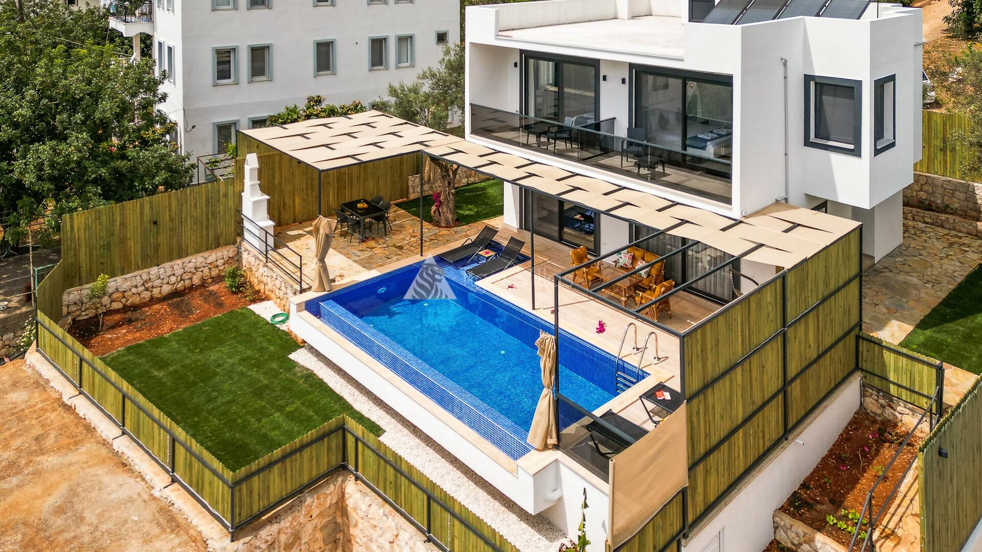 Villa Albedo Blue — 3