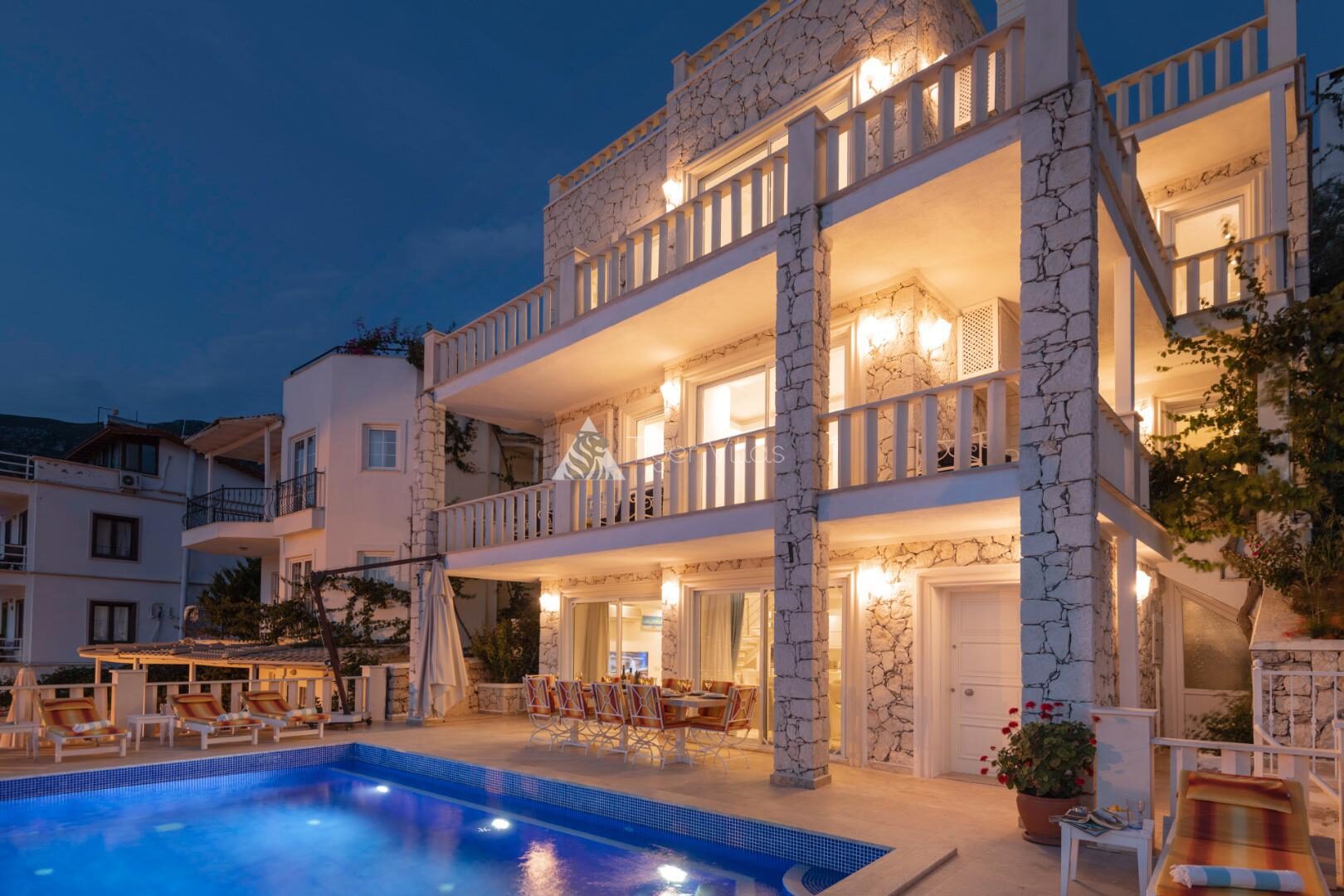 Villa Ketchy — 3