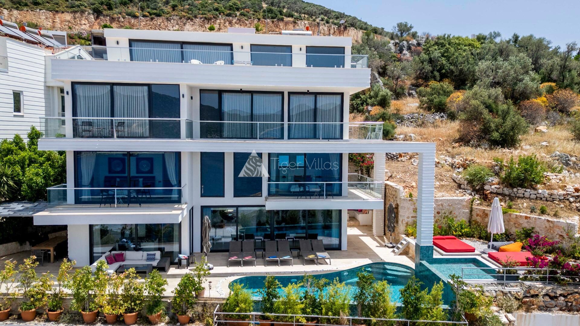Villa Lumineux — 2