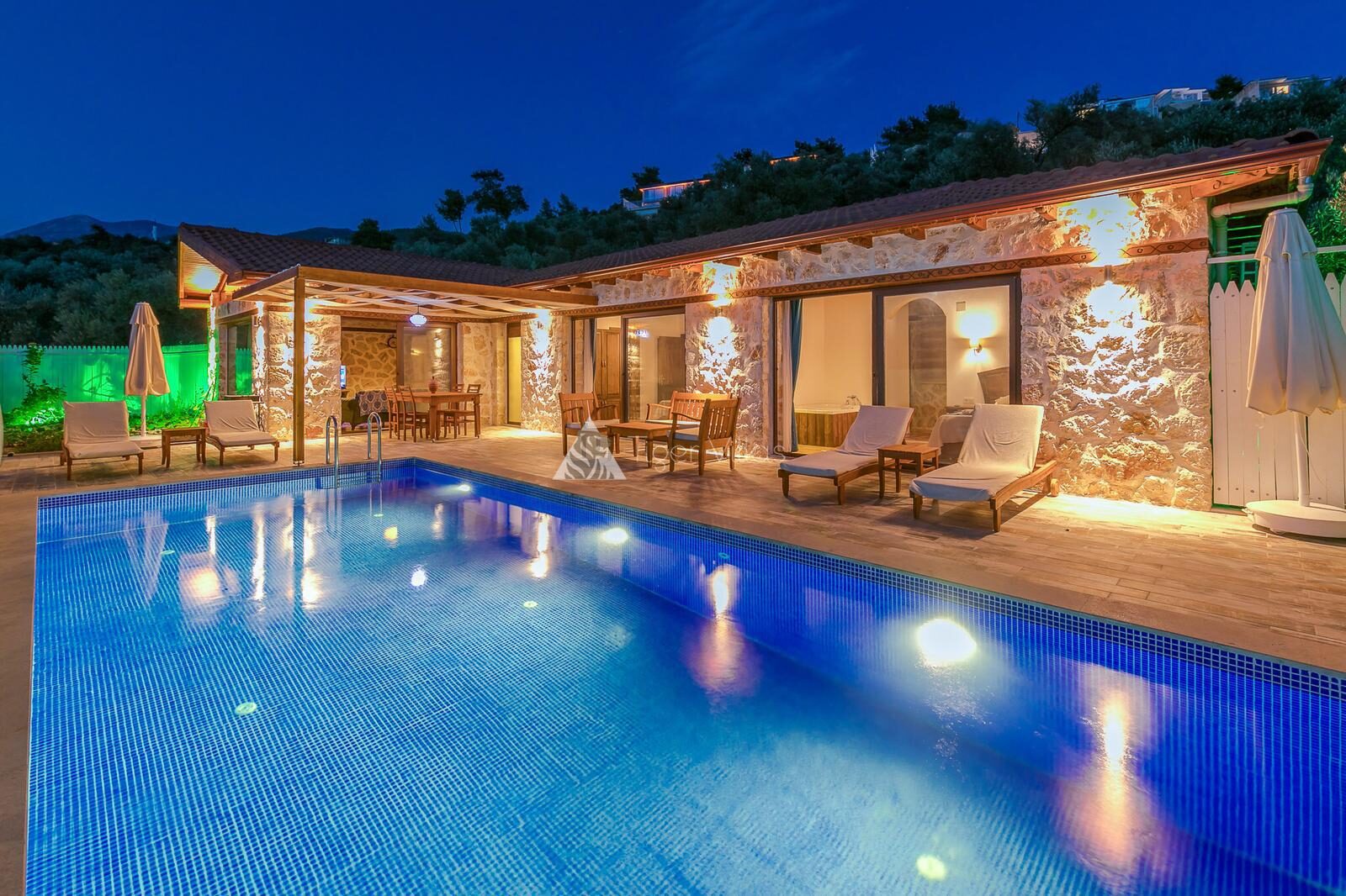 Villa Fesleğen Üzümlü — 2