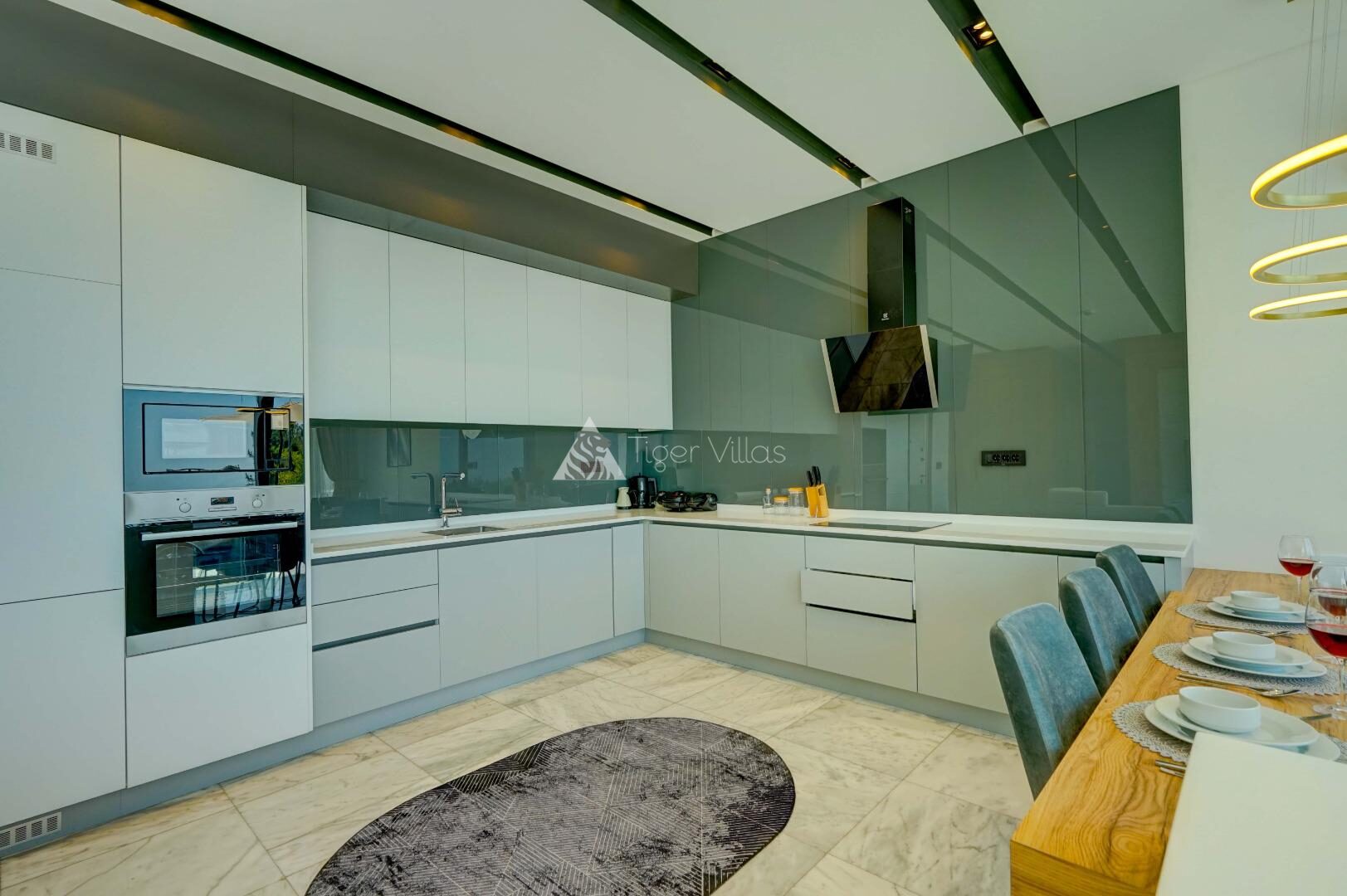 Villa Mercury 9 — 8