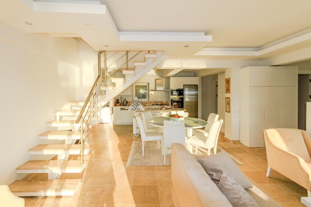 Villa Ketchy — 37