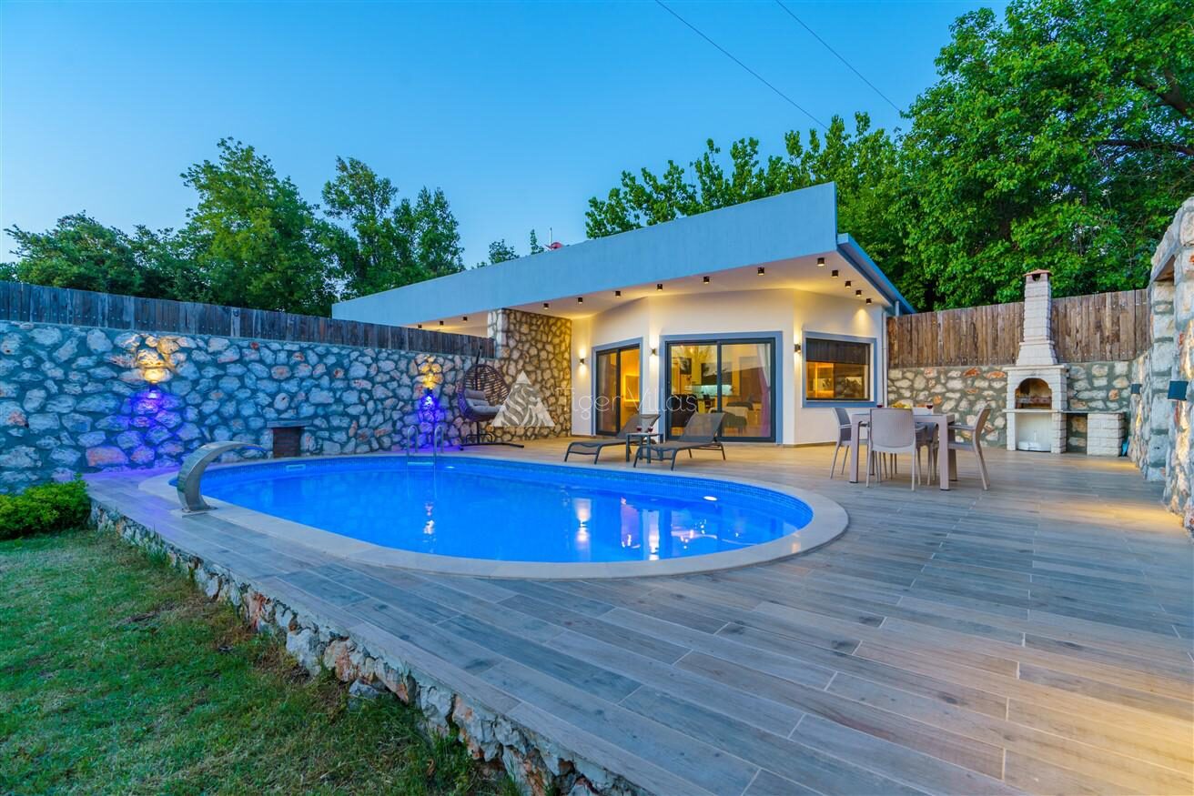 Villa Yek — 1