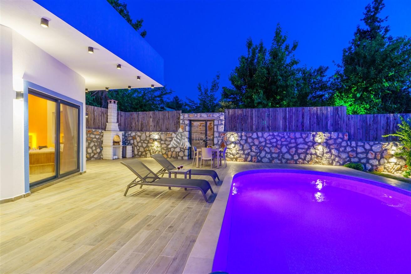 Villa Yek — 12
