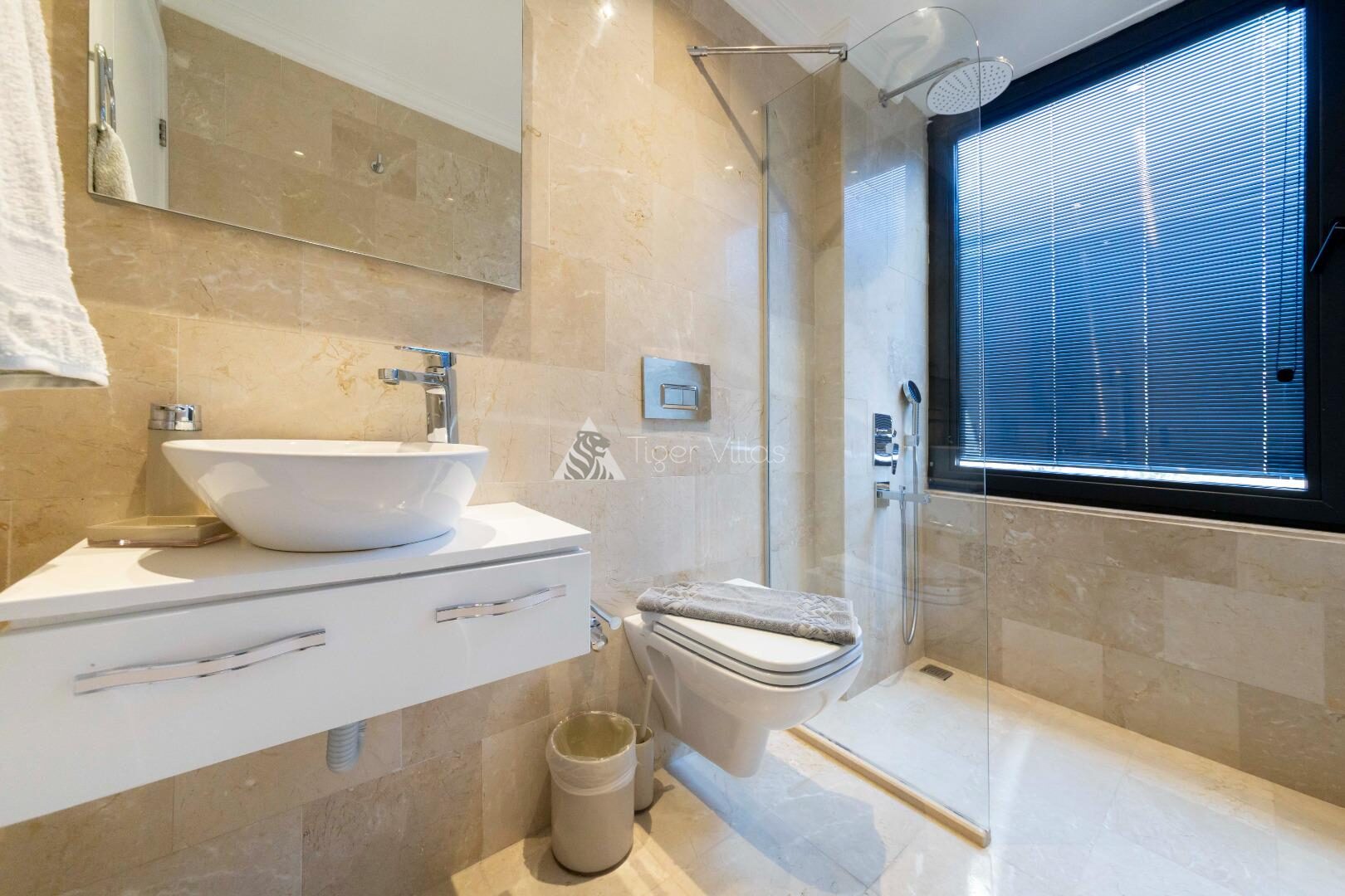 Villa Lumineux — 33