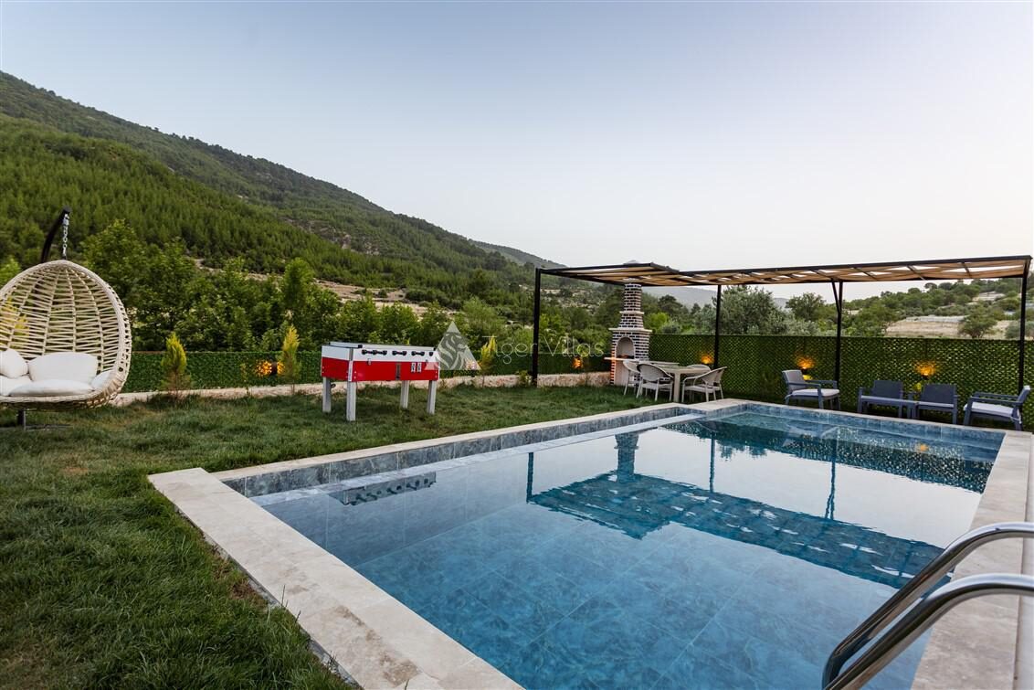 Villa Menesa — 20