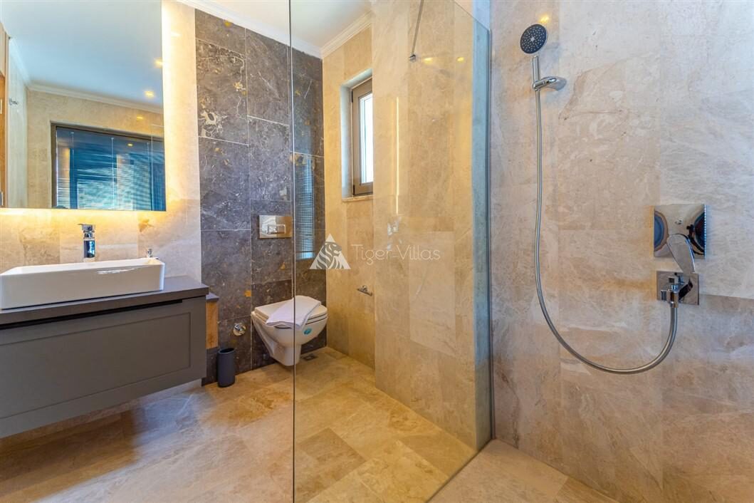 Villa Banu Exclusive — 89