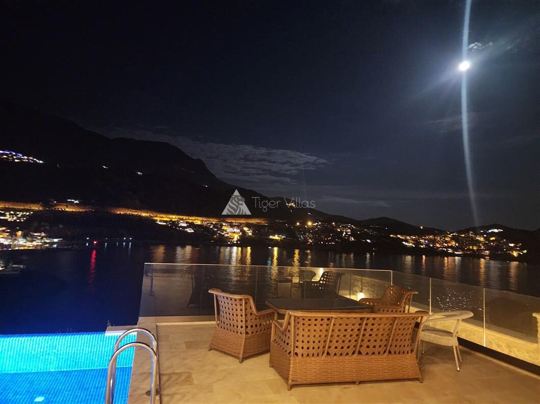 Villa Banu Exclusive — 185