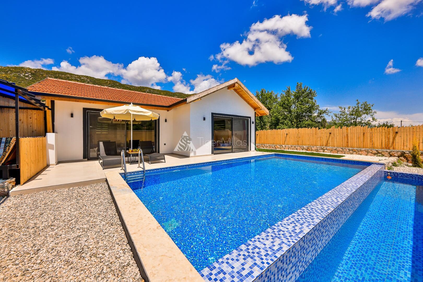 Villa Erisa — 14